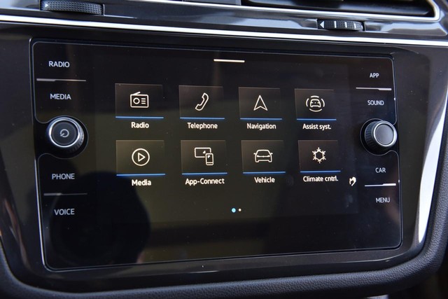 Volkswagen Tiguan Vehicle Image 15