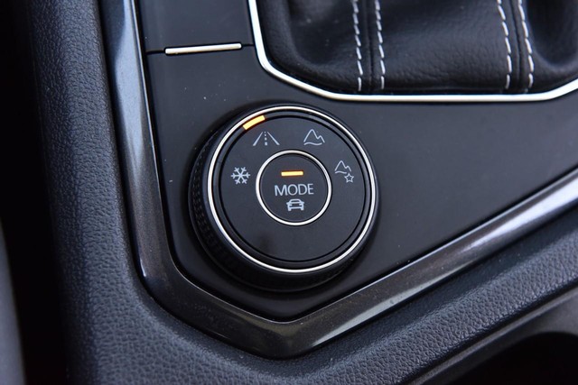 Volkswagen Tiguan Vehicle Image 19