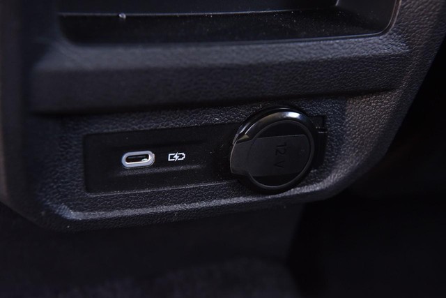 Volkswagen Tiguan Vehicle Image 26