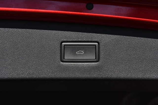 Volkswagen Tiguan Vehicle Image 28