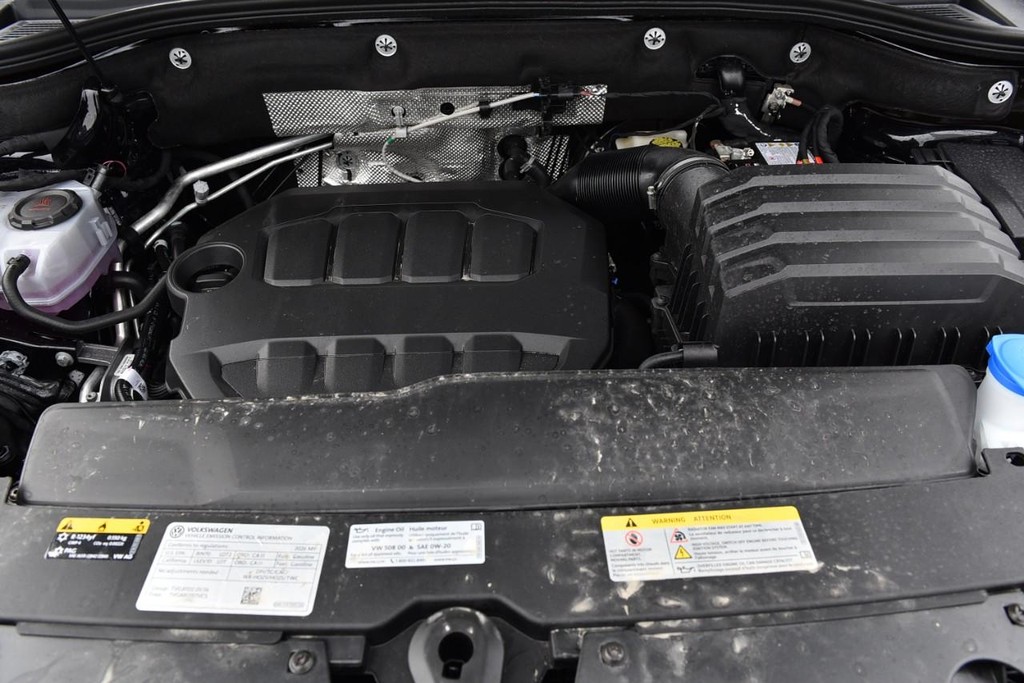 Volkswagen Atlas Cross Sport Vehicle Full-screen Gallery Image 27