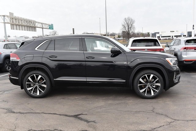 Volkswagen Atlas Cross Sport Vehicle Image 05