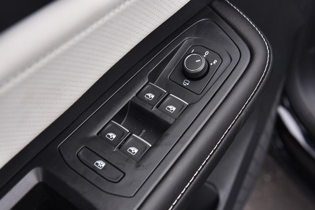 Volkswagen Atlas Cross Sport Vehicle Image 08