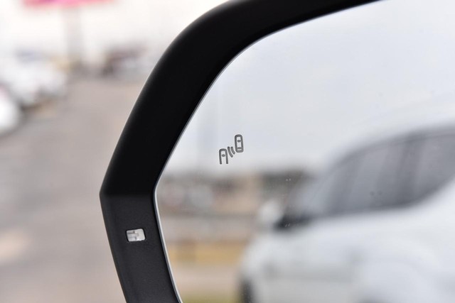 Volkswagen Atlas Cross Sport Vehicle Image 10