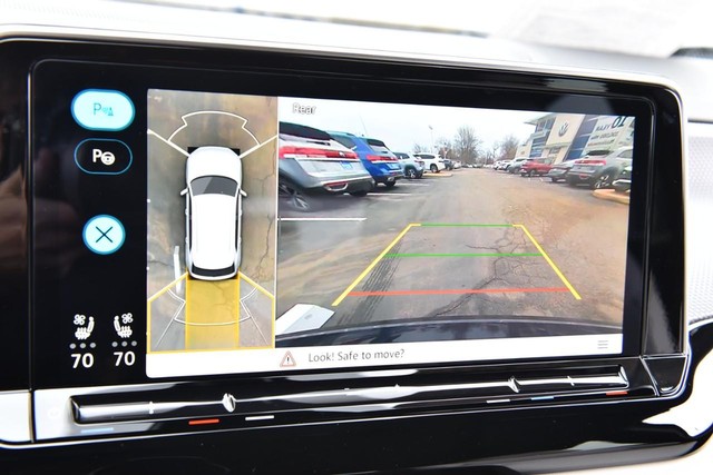 Volkswagen Atlas Cross Sport Vehicle Image 13