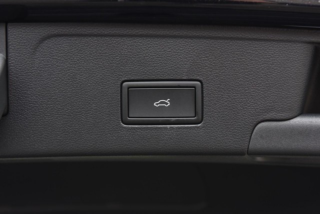 Volkswagen Atlas Cross Sport Vehicle Image 26