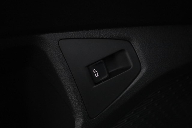 Volkswagen Jetta Vehicle Image 12