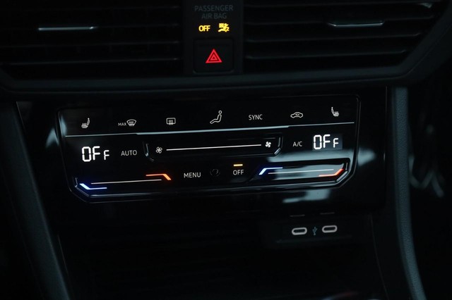 Volkswagen Jetta Vehicle Image 16