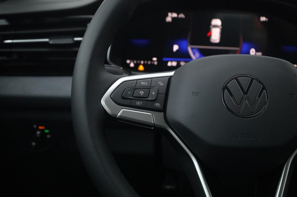 Volkswagen Jetta Vehicle Full-screen Gallery Image 10