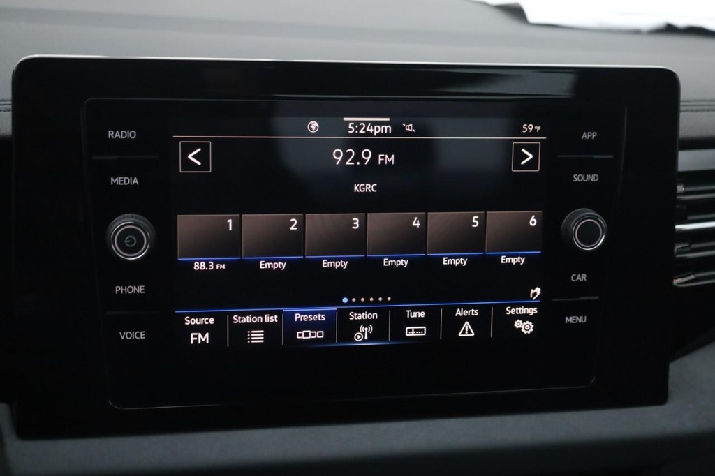 Volkswagen Jetta Vehicle Full-screen Gallery Image 14