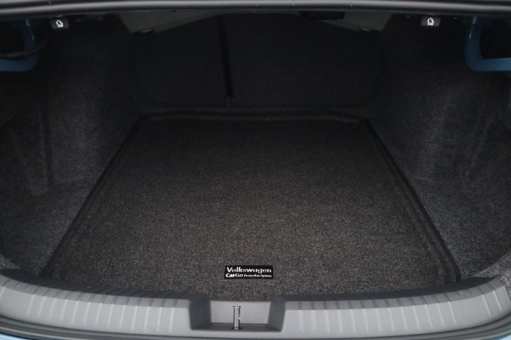 Volkswagen Jetta Vehicle Full-screen Gallery Image 23