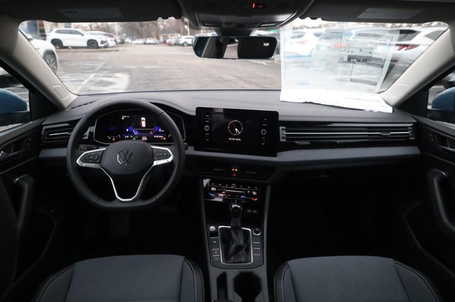 Volkswagen Jetta Vehicle Image 07