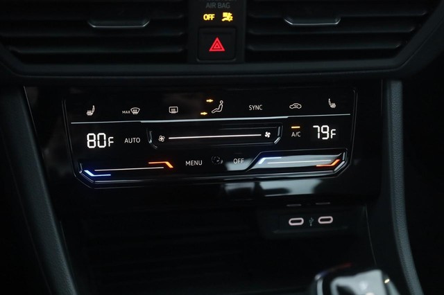 Volkswagen Jetta Vehicle Image 16