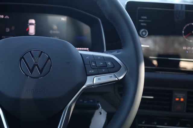 Volkswagen Jetta Vehicle Image 09