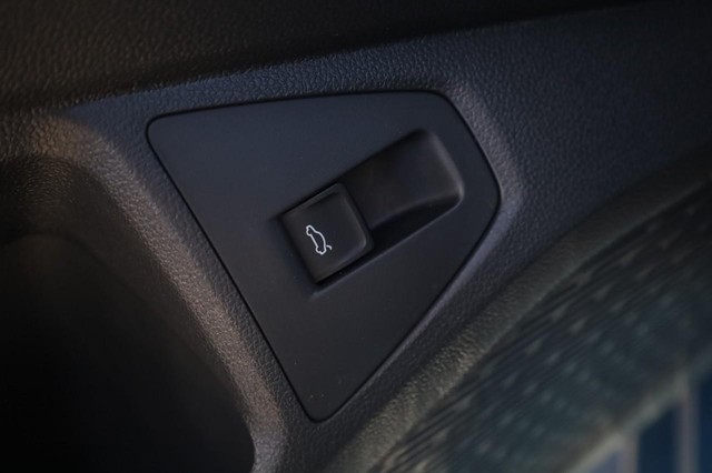 Volkswagen Jetta Vehicle Image 12