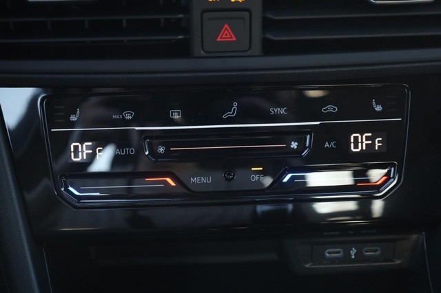 Volkswagen Jetta Vehicle Image 16