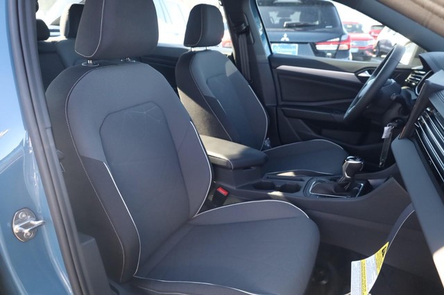 Volkswagen Jetta Vehicle Image 20