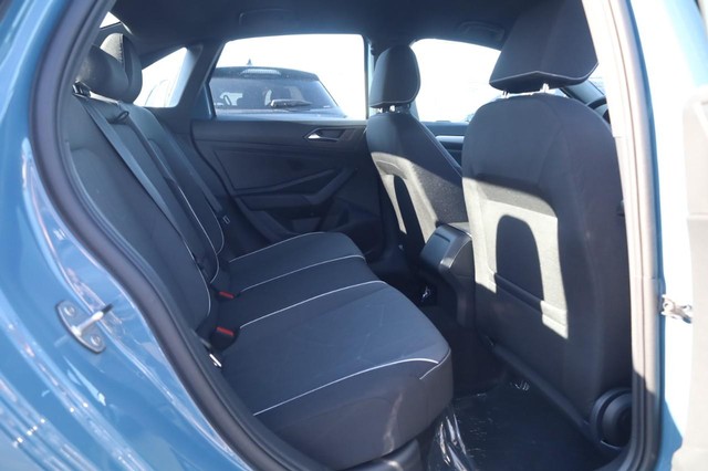 Volkswagen Jetta Vehicle Image 21