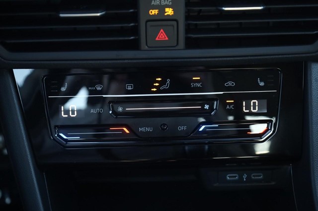 Volkswagen Jetta Vehicle Image 16