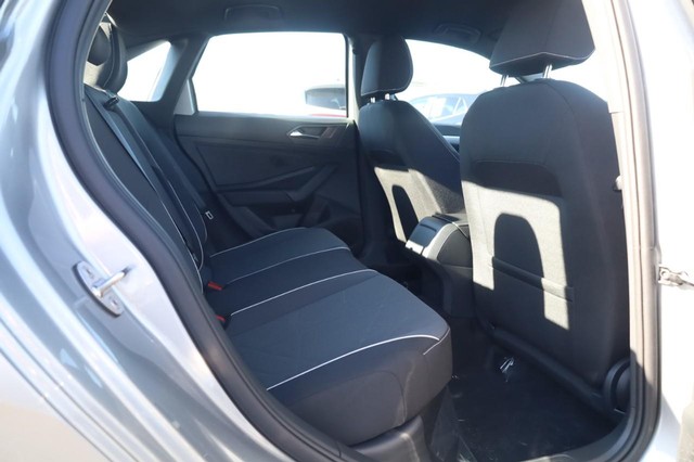 Volkswagen Jetta Vehicle Image 21