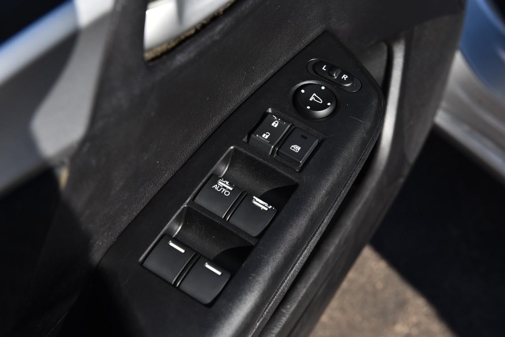 Honda Civic Sedan Vehicle Full-screen Gallery Image 8