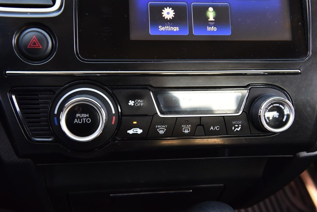 Honda Civic Sedan Vehicle Full-screen Gallery Image 16