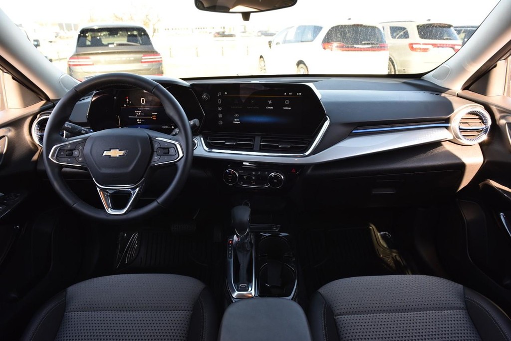 Chevrolet Trax Vehicle Full-screen Gallery Image 7