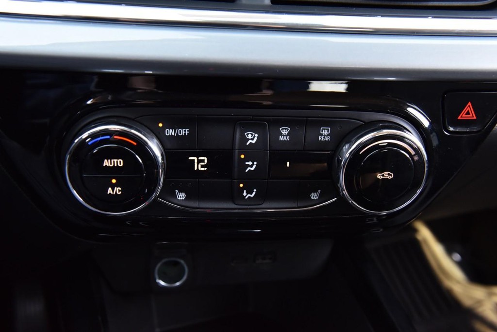 Chevrolet Trax Vehicle Full-screen Gallery Image 13