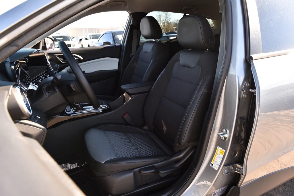 Chevrolet Trax Vehicle Full-screen Gallery Image 17