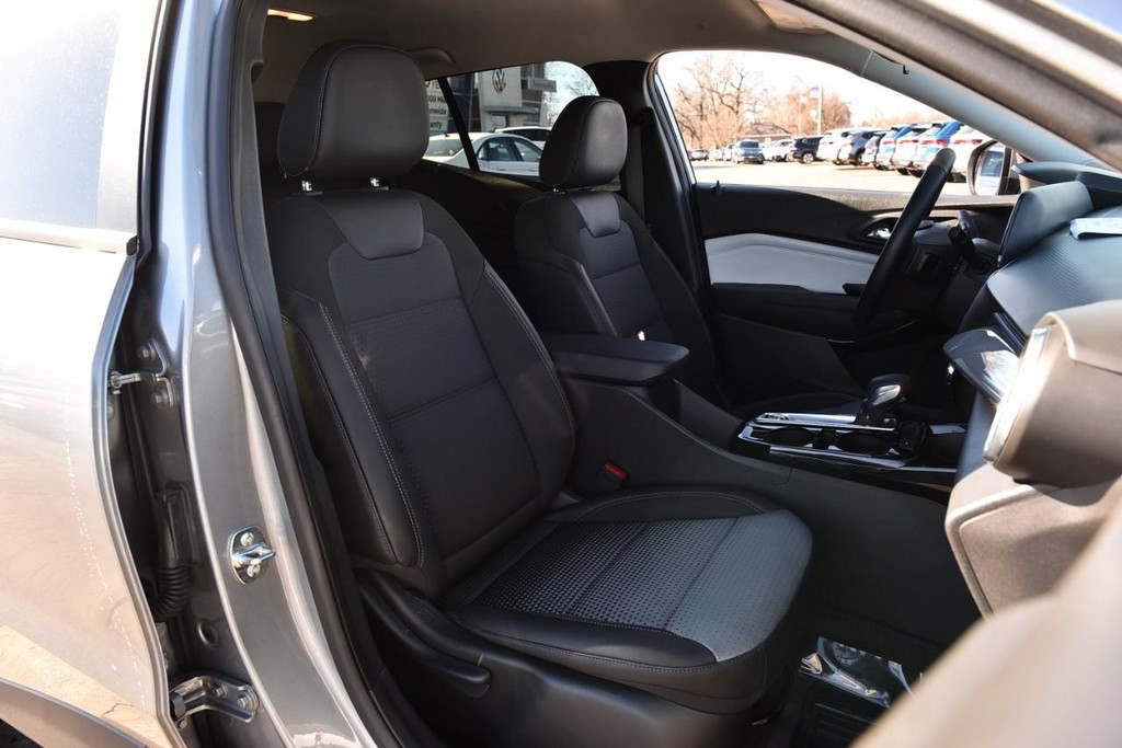 Chevrolet Trax Vehicle Full-screen Gallery Image 18