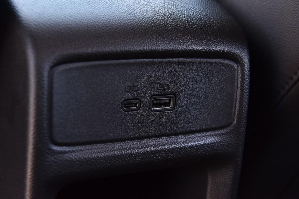 Chevrolet Trax Vehicle Full-screen Gallery Image 20