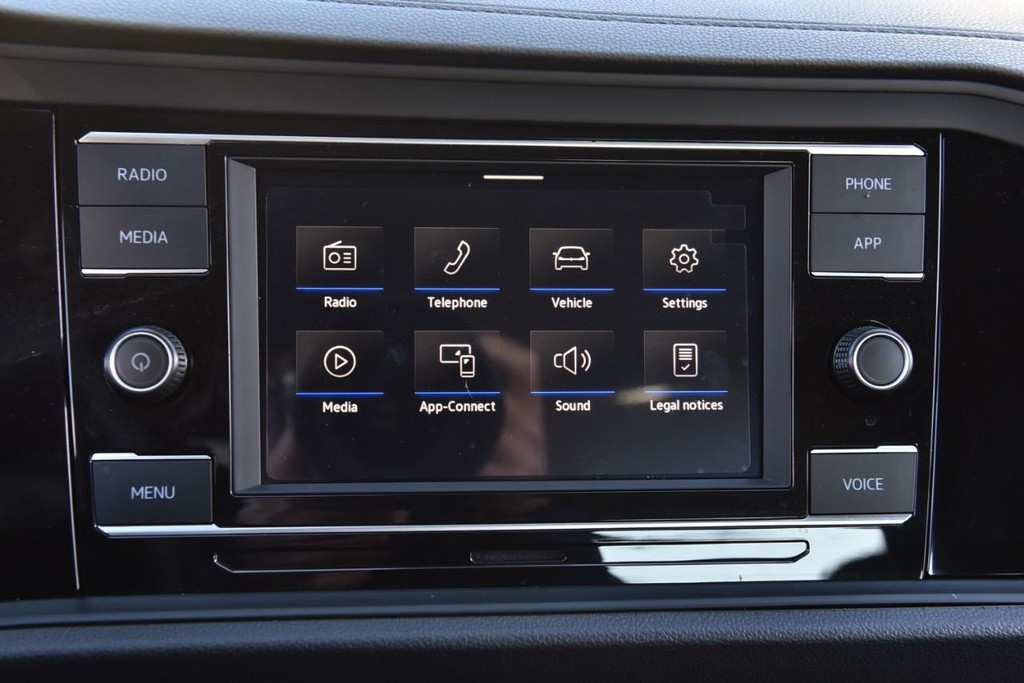 Volkswagen Jetta Vehicle Full-screen Gallery Image 14