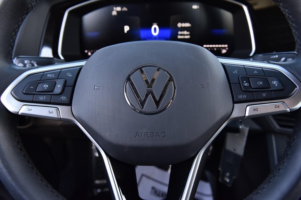 Volkswagen Jetta Vehicle Full-screen Gallery Image 18