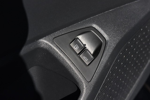 Volkswagen Jetta Vehicle Image 09