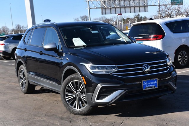 Volkswagen Tiguan Vehicle Image 02