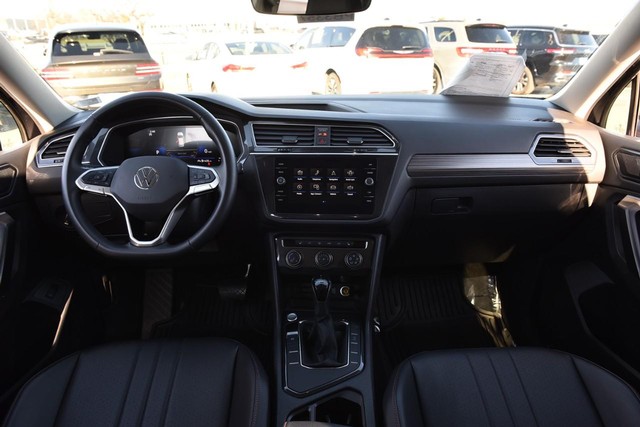 Volkswagen Tiguan Vehicle Image 07