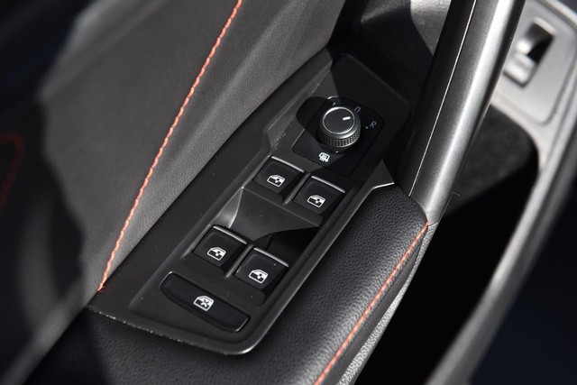 Volkswagen Tiguan Vehicle Image 08