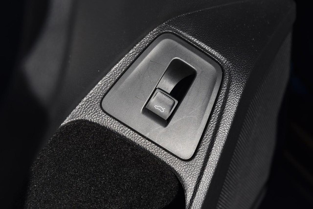 Volkswagen Tiguan Vehicle Image 09