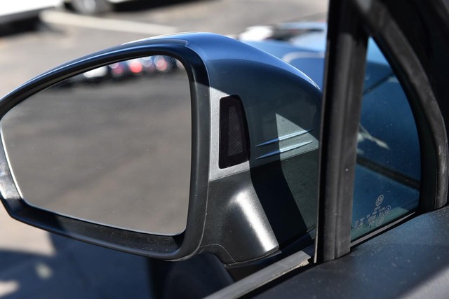 Volkswagen Tiguan Vehicle Image 10