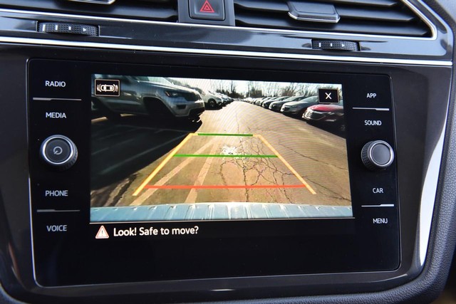 Volkswagen Tiguan Vehicle Image 13