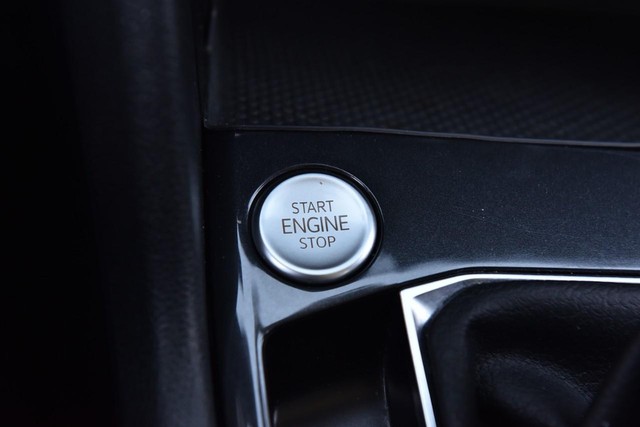 Volkswagen Tiguan Vehicle Image 17