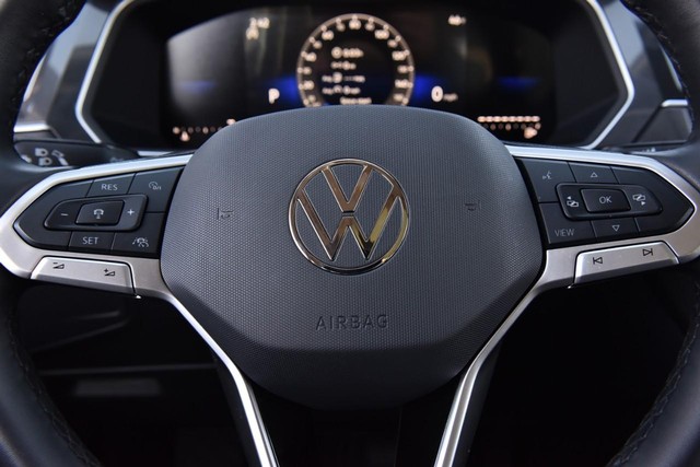 Volkswagen Tiguan Vehicle Image 18