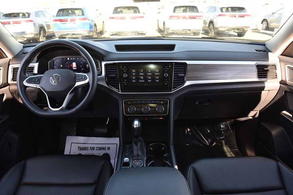 Volkswagen Atlas Vehicle Full-screen Gallery Image 7