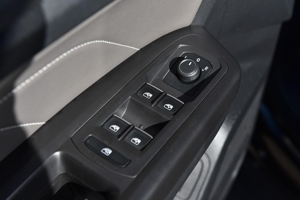 Volkswagen Atlas Vehicle Full-screen Gallery Image 8