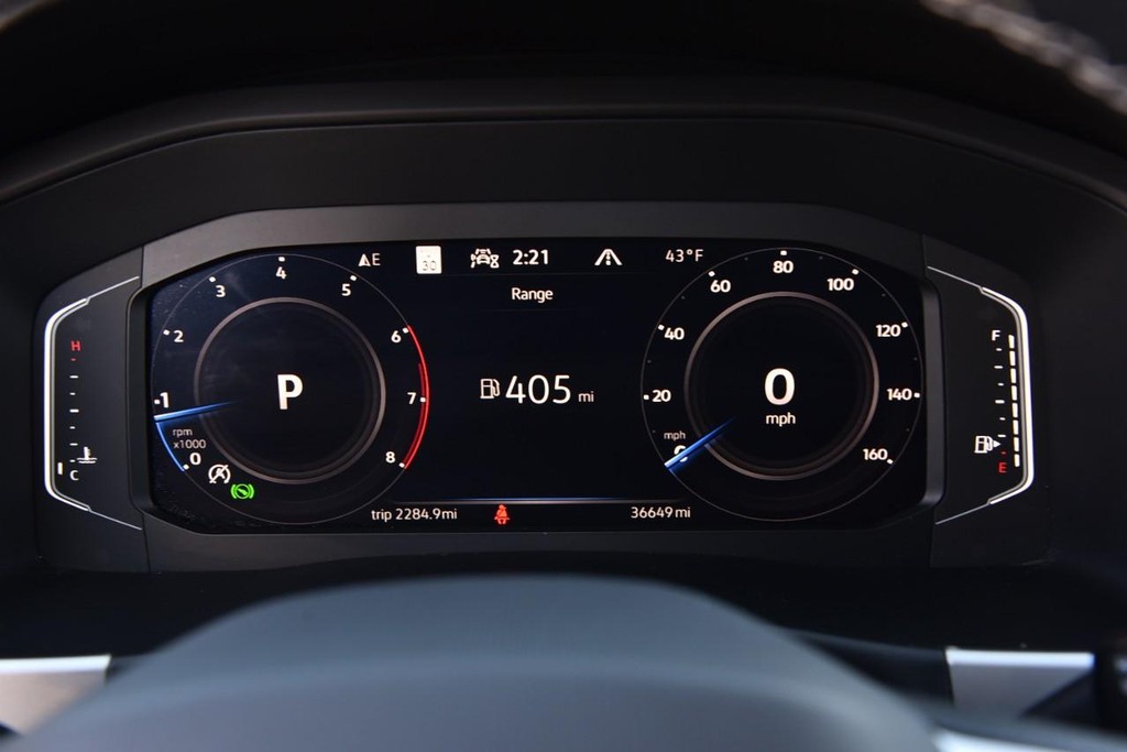 Volkswagen Atlas Vehicle Full-screen Gallery Image 12