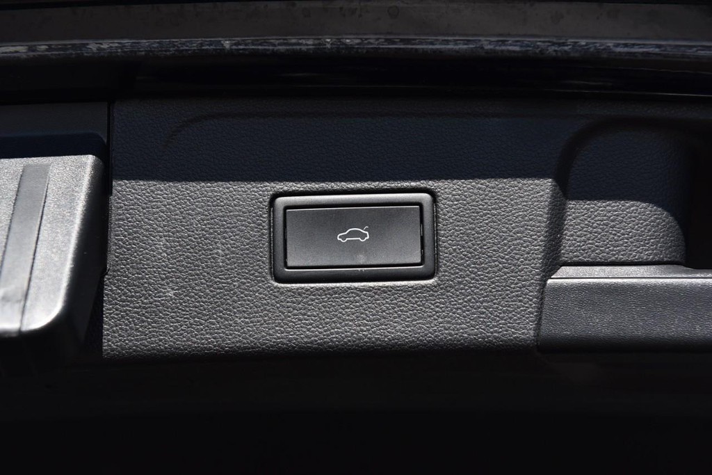 Volkswagen Atlas Vehicle Full-screen Gallery Image 27