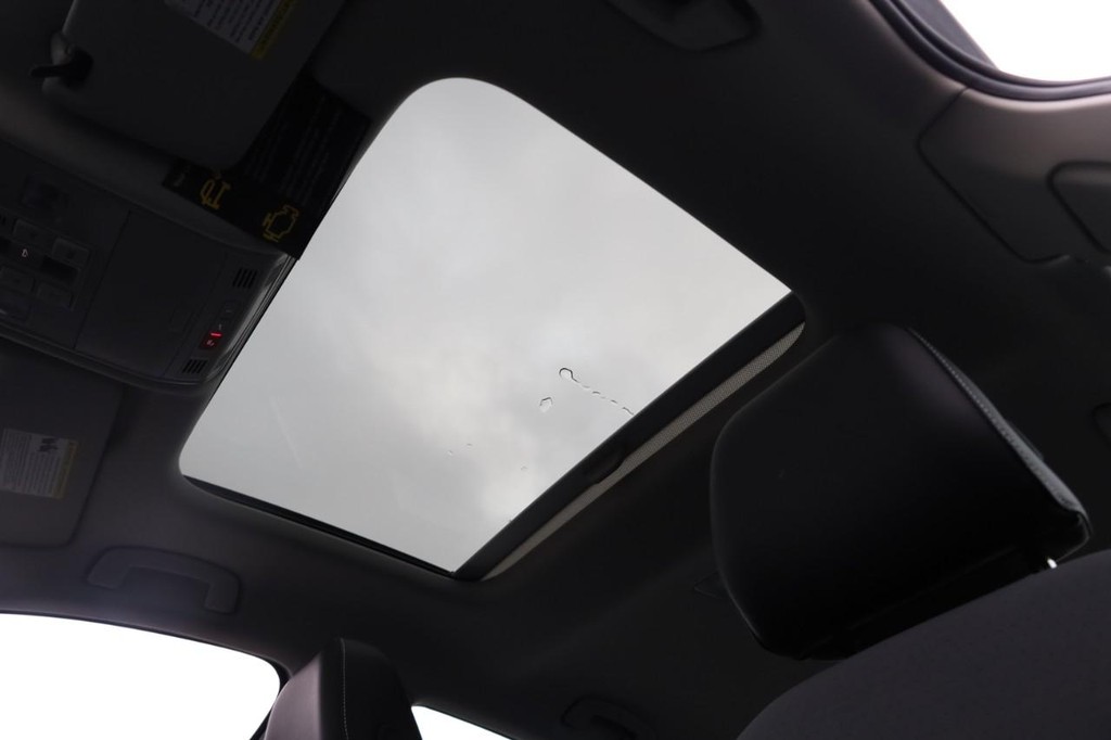 Volkswagen Jetta Vehicle Full-screen Gallery Image 9