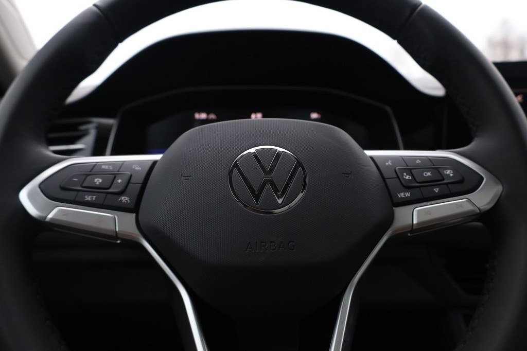 Volkswagen Jetta Vehicle Full-screen Gallery Image 10