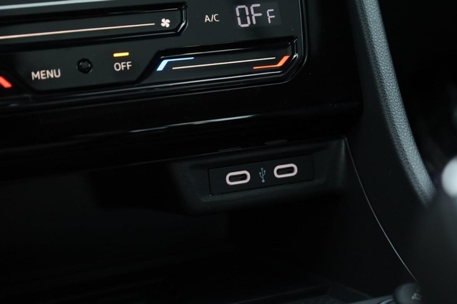 Volkswagen Jetta Vehicle Image 15