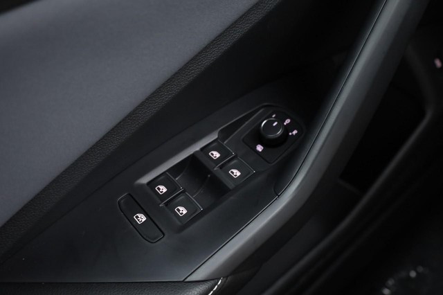 Volkswagen Jetta Vehicle Image 17